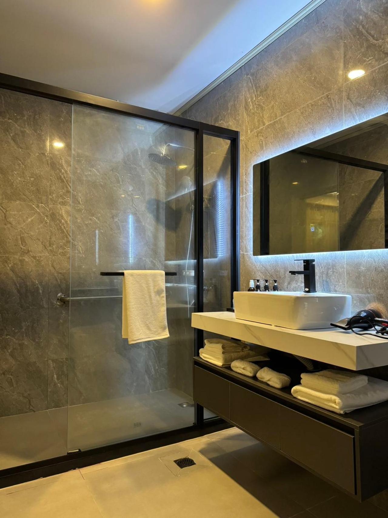 Water Bay Hotel Saipan Garapan Bagian luar foto